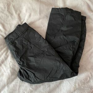 Columbia women’s water proof Omni- shield black ski pants